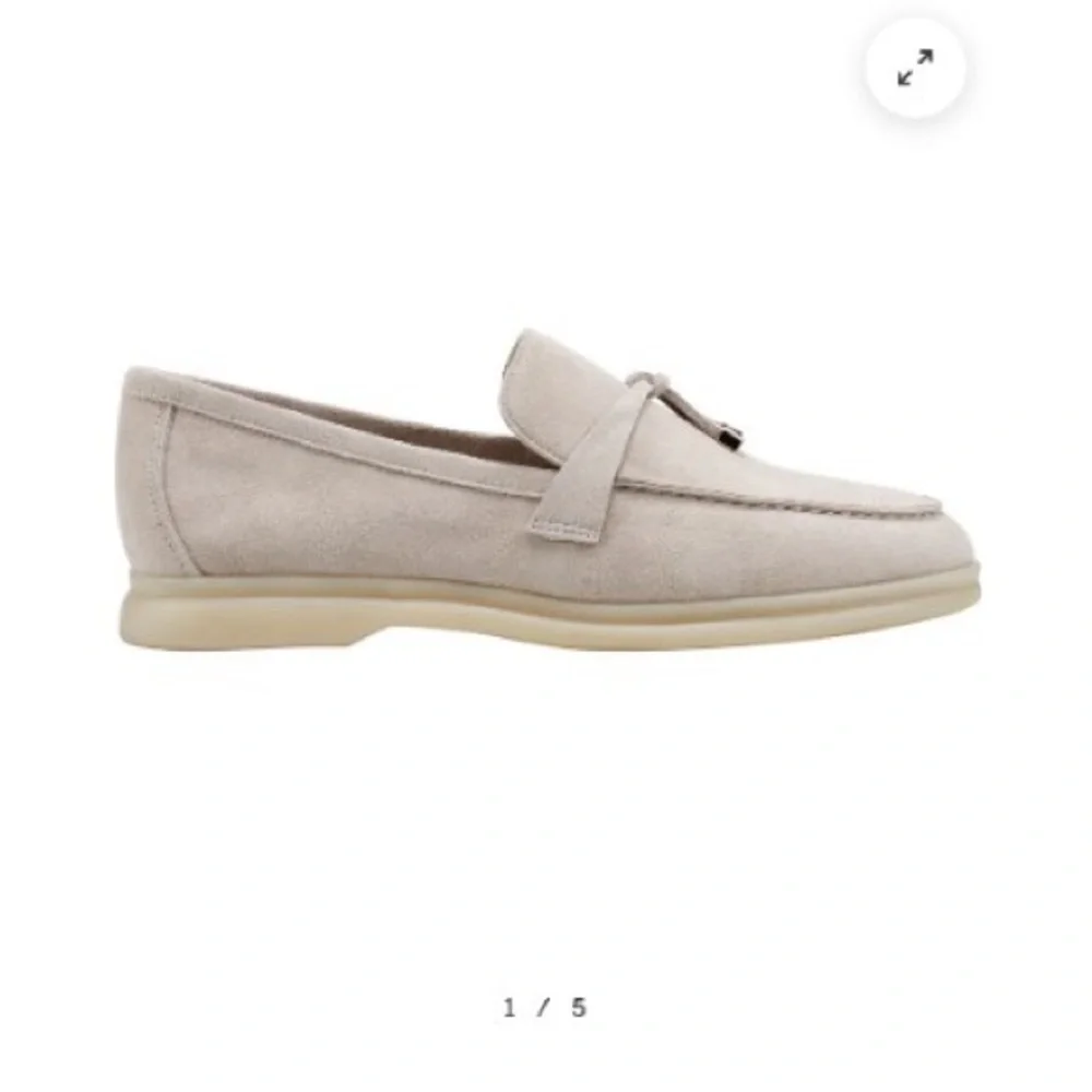 Marc Fisher elegant beige